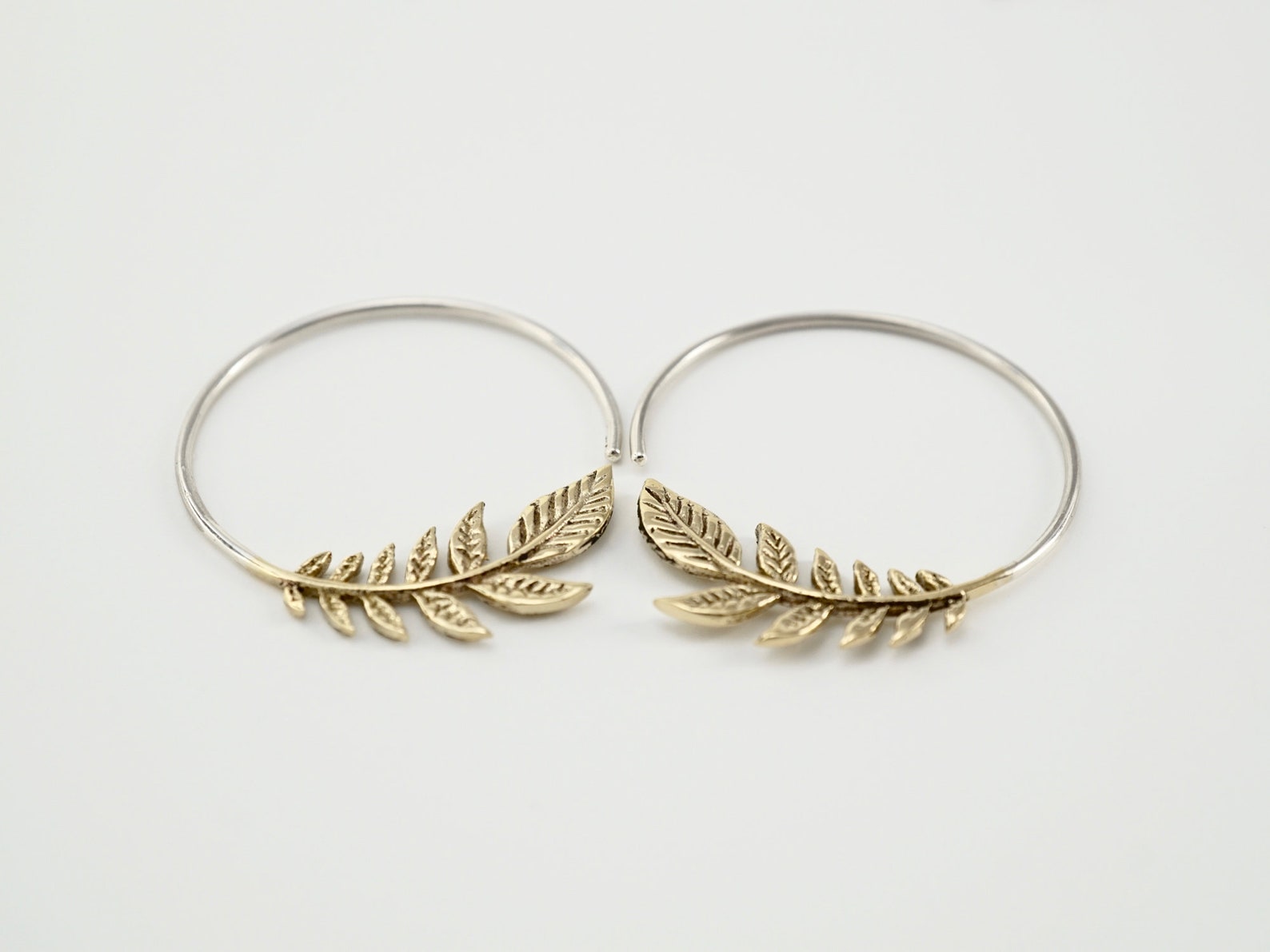 Olive leaf hoop earrings Outlet