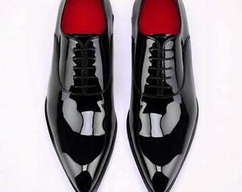 Scarpe eleganti Oxford da uomo Christian Louboutin in pelle verniciata nera con suola rossa