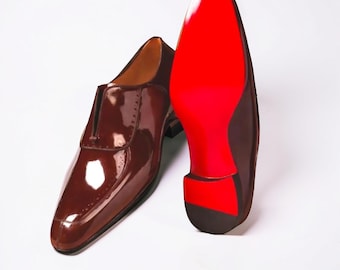 Scarpe da uomo fatte a mano in pelle verniciata marrone con suola rossa