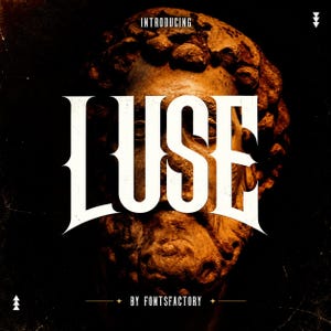 Pode incluir: Um design gráfico apresentando a palavra LUSE em tipografia serifada branca grande, centralizada sobre uma escultura clássica de uma cabeça humana em tons de bronze, escura e texturizada. O texto INTRODUCING aparece acima e BY FONTSFACTORY abaixo.