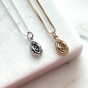 La mia collana con ciondolo Madonna, fidanzata, LGBTQ+, orgoglio, empowerment