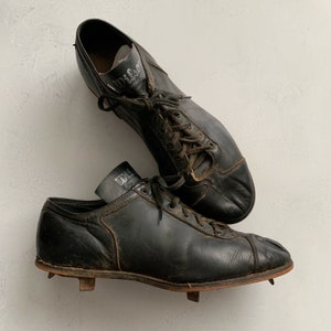 Old school baseball cleats cheap