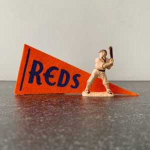 Cincinnati Reds Vintage Mini Pennant