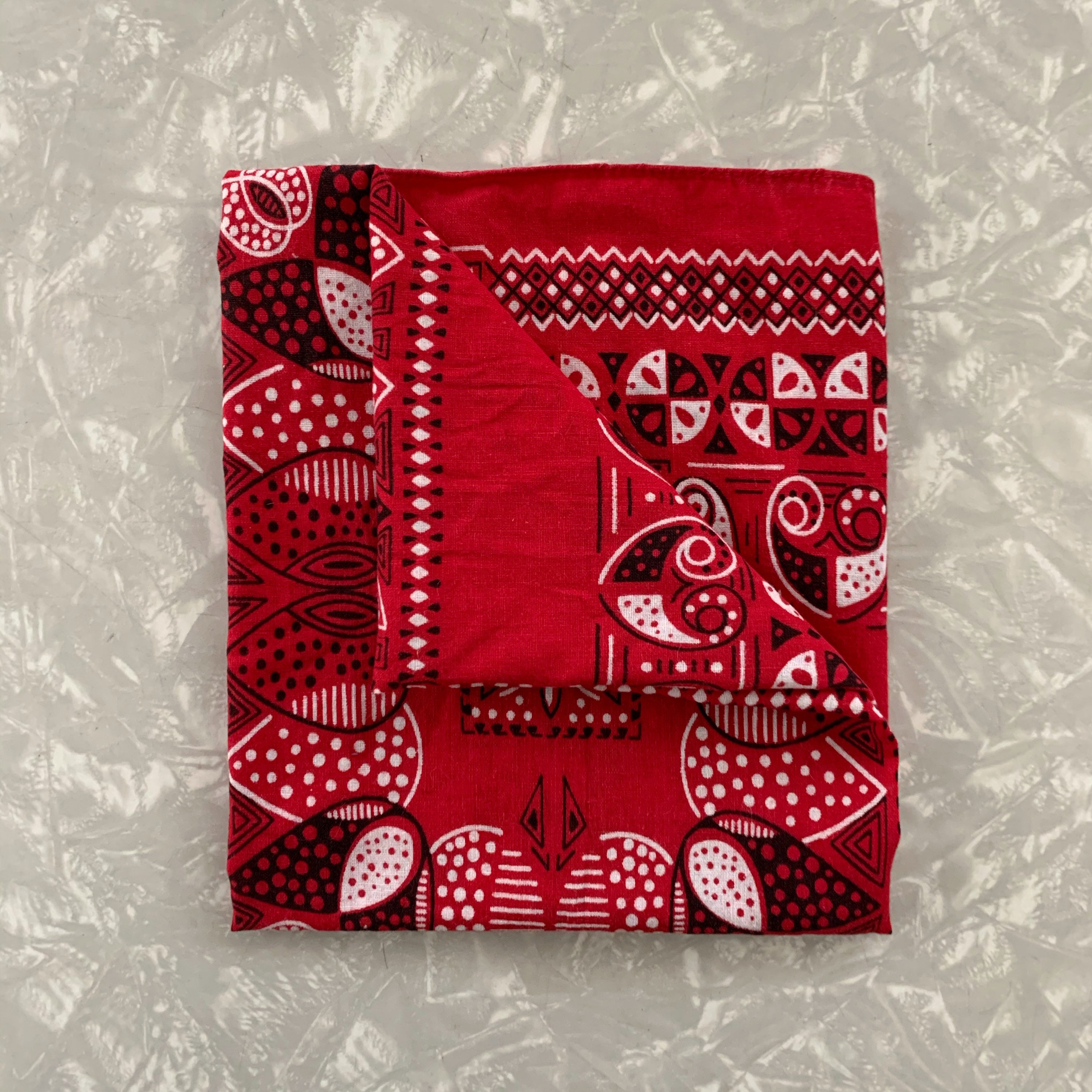 スカーフ [MATINKIM]matin vintage printed bandana in red MATIN VINTAGE PRINTED BANDANA IN RED – Matin Kim