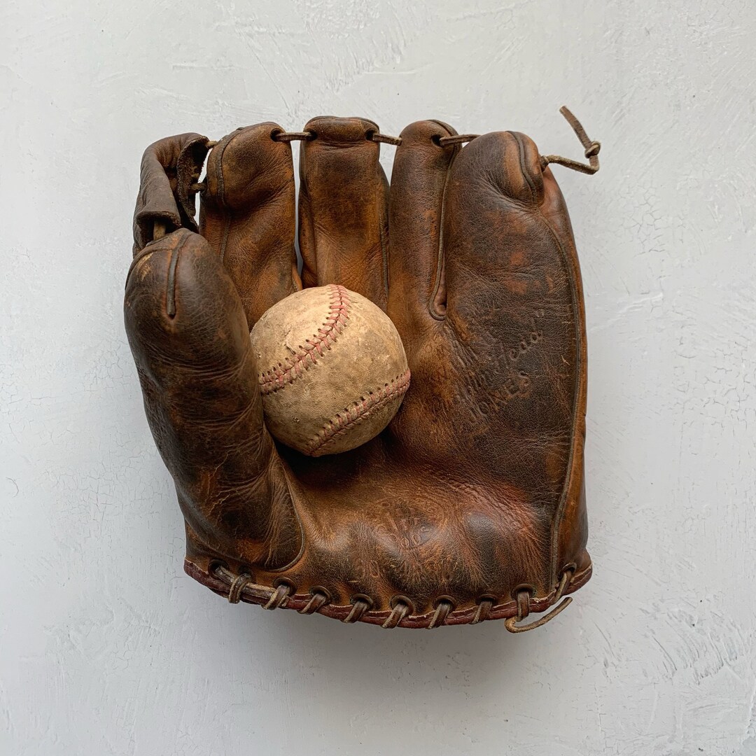 Vintage Baseball Glove Willie Puddin Head Jones Etsy