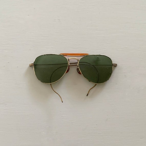Vintage Aviator Sunglasses - Gem