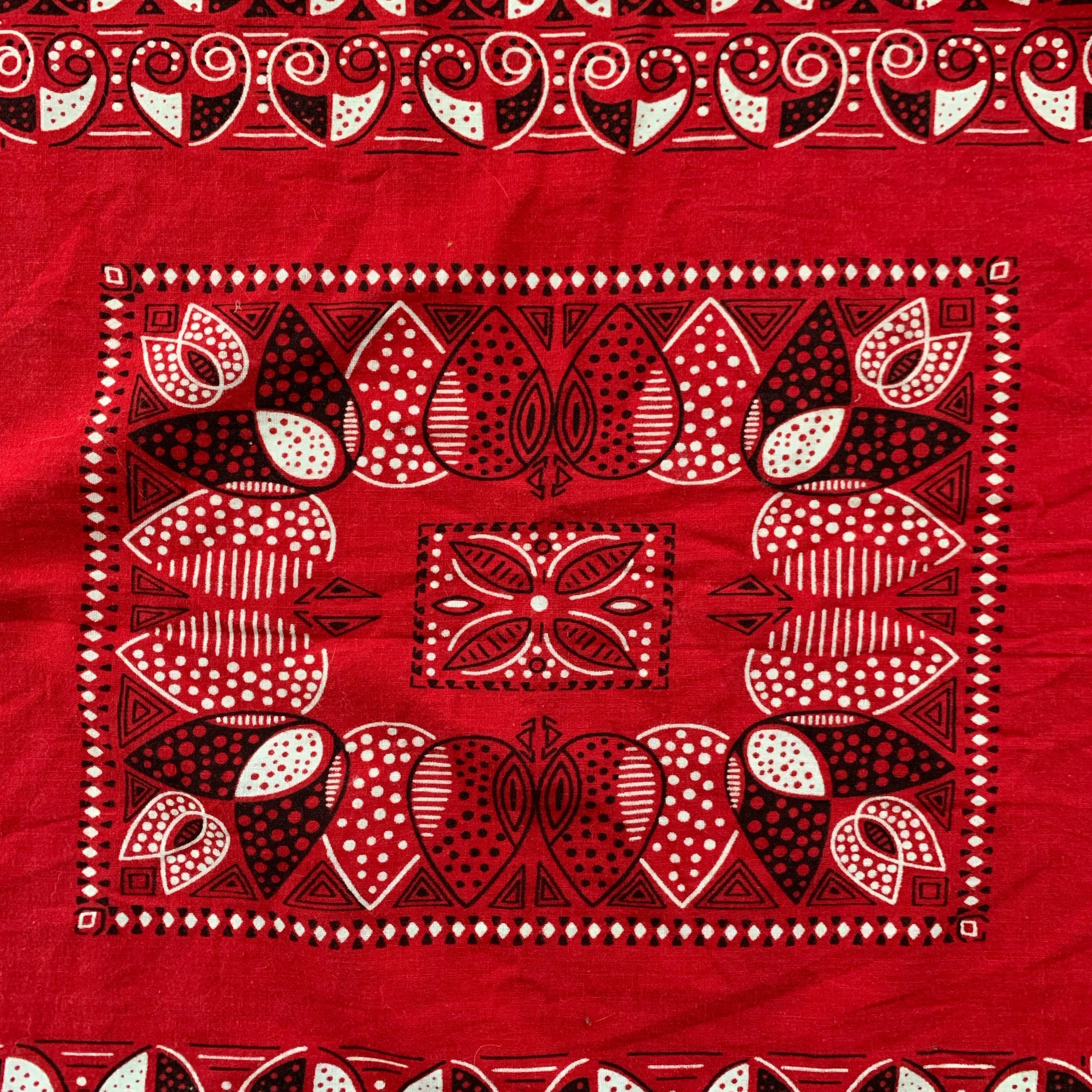 スカーフ [MATINKIM]matin vintage printed bandana in red MATIN VINTAGE PRINTED BANDANA IN RED – Matin Kim