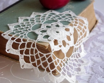 Crochet doily Small lace doily Linen lace doilie Small crochet doilies Crocheted doilies lace 240