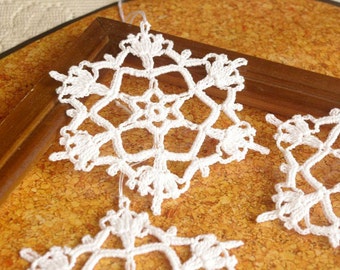 Crochet snowflakes Hanging ornaments Winter decor Crochet ornament White crochet snowflakes Handmade ornaments Festive snowflakes C
