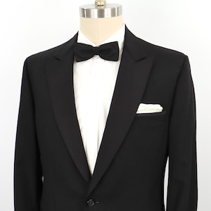 1960s Tuxedo Jacket with black satin peak lapel / men&#39;s medium / size 41L