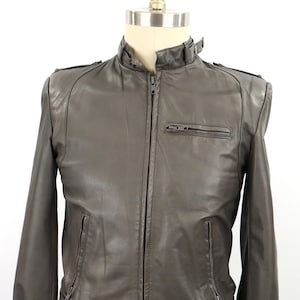 1980s Gray Leather Jacket with racing collar & epaulets / men&#39;s small slim-fit / size 36