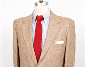 1980s Tweed Sport Coat with leather knot buttons & brown herringbone wool / men's large