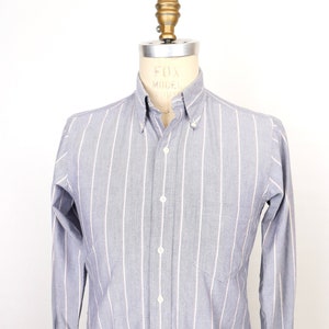Camisa Oxford a rayas Gant de los años 80 con botones y rayas verticales azules, blancas y rosas / talla pequeña para hombre (15-33)