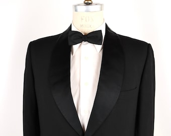 1960s Shawl Collar Tuxedo Jacket with black satin lapel / men's 40 / medium