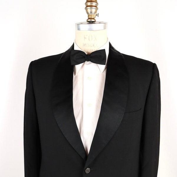 1960s Shawl Collar Tuxedo Jacket with black satin lapel / men's 40 / medium