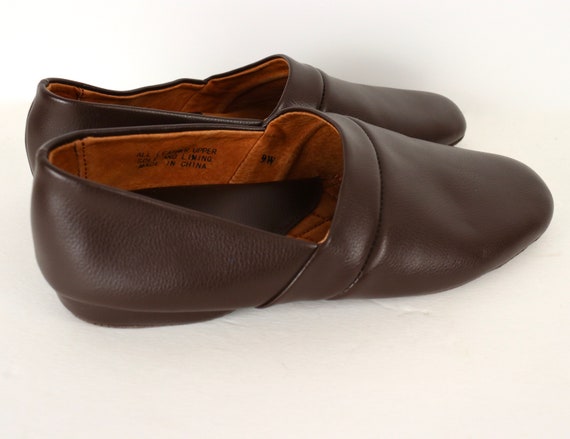 Classic Brown Leather Slippers / men's US 9.5 / E… - image 2
