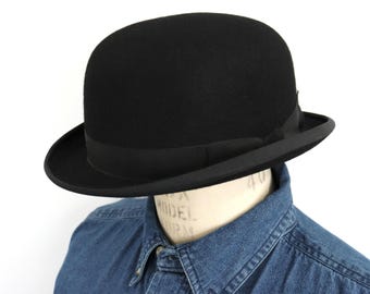 Klasyczny filcowy melonik lub kapelusz typu derby z sztywną, twardą górną częścią i wykończeniem z taśmy grosgrainowej / rozmiar duży / 7,25