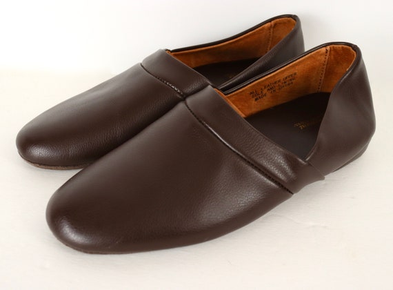 Classic Brown Leather Slippers / men's US 9.5 / E… - image 1