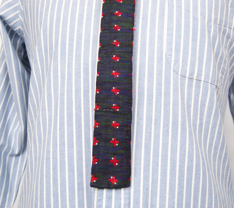1960s Blue-Green Thai Silk Tie with red /& white cross pattern vintage Dupioni woven silk necktie with flowerclover pattern