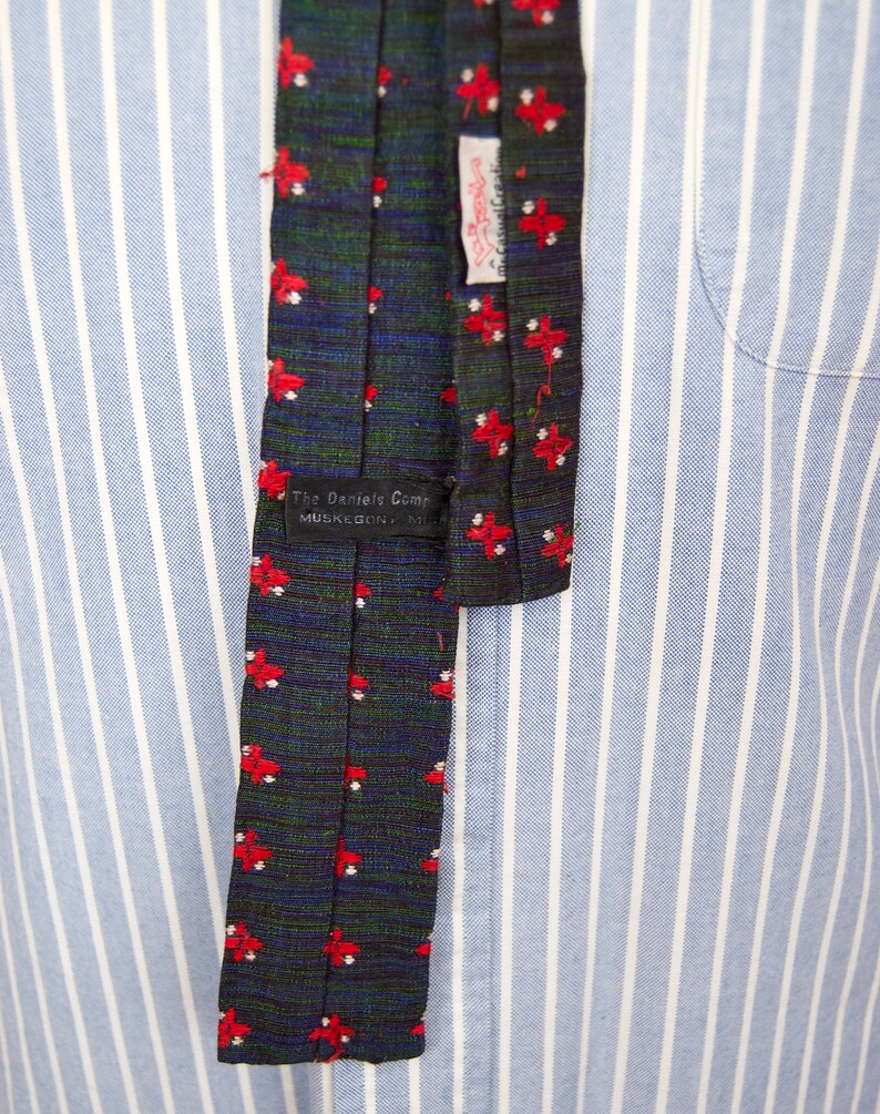 1960s Blue-Green Thai Silk Tie with red /& white cross pattern vintage Dupioni woven silk necktie with flowerclover pattern
