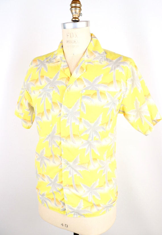1980s Hawaiian Shirt with 'camp collar' & Tropican