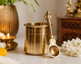 Conjunto Panchapatra Udharini | Vaso de água tradicional para puja com colher ritual | Acessório para oração hindu | Decoração espiritual e para culto em templos