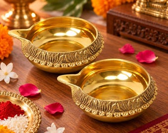 Lâmpada de óleo Diya de latão, Diya tradicional decorativa com suporte para pavio longo, pequena lâmpada para puja, castiçal de mesa, presente festivo para decoração de casa