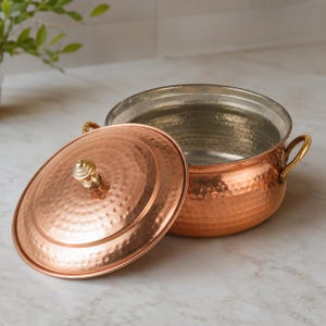 Copper Cooking Pot with Lid and Handles | Hammered Kitchen Handi | Covered Serving Pot | Traditional Cookware for Kitchen, Dining & Gifting