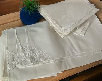 Vintage White Linens Napkins 26