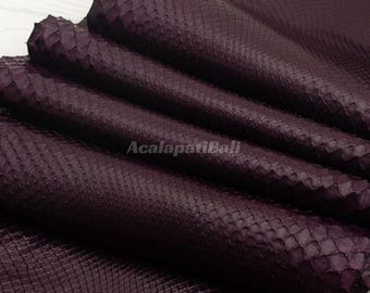 Cuir de python brun prune foncé mat | Peau de serpent réticulée entière | Peau de dos de python blanchie