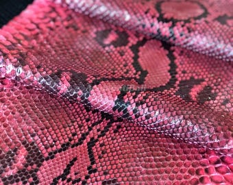 Cuir de python rouge corail | Peau de serpent réticulée entière | Peau de dos de python non blanchie