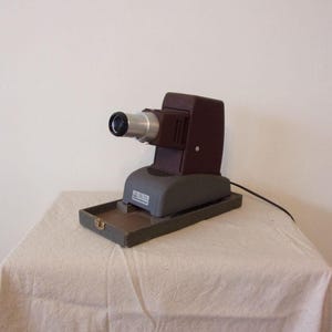 Vintage MC Delineascope 2X2 Slide Film Projector WE001