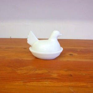 Vintage Hazel Atlas Milk Glass Hen on Nest Hen on Basket 001WE