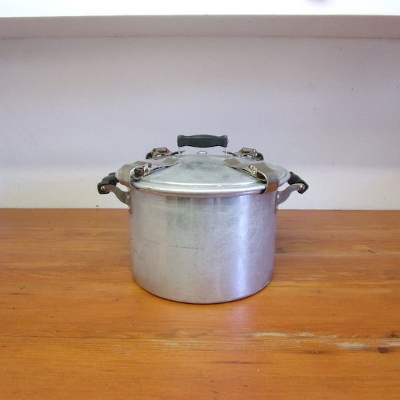 Antique West Bend the Waterless Cooker American Seven Quart Pressure Cooker Etsy Canada