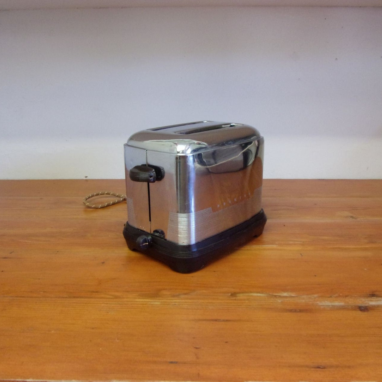 Vintage McGraw Electric Co. Toastmaster 1-Slice Toaster Model 1A4