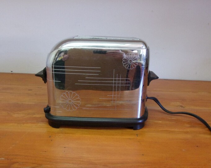 Vintage Toastmaster Model 1B6 Chrome Toaster Daisy Flower Design Etsy