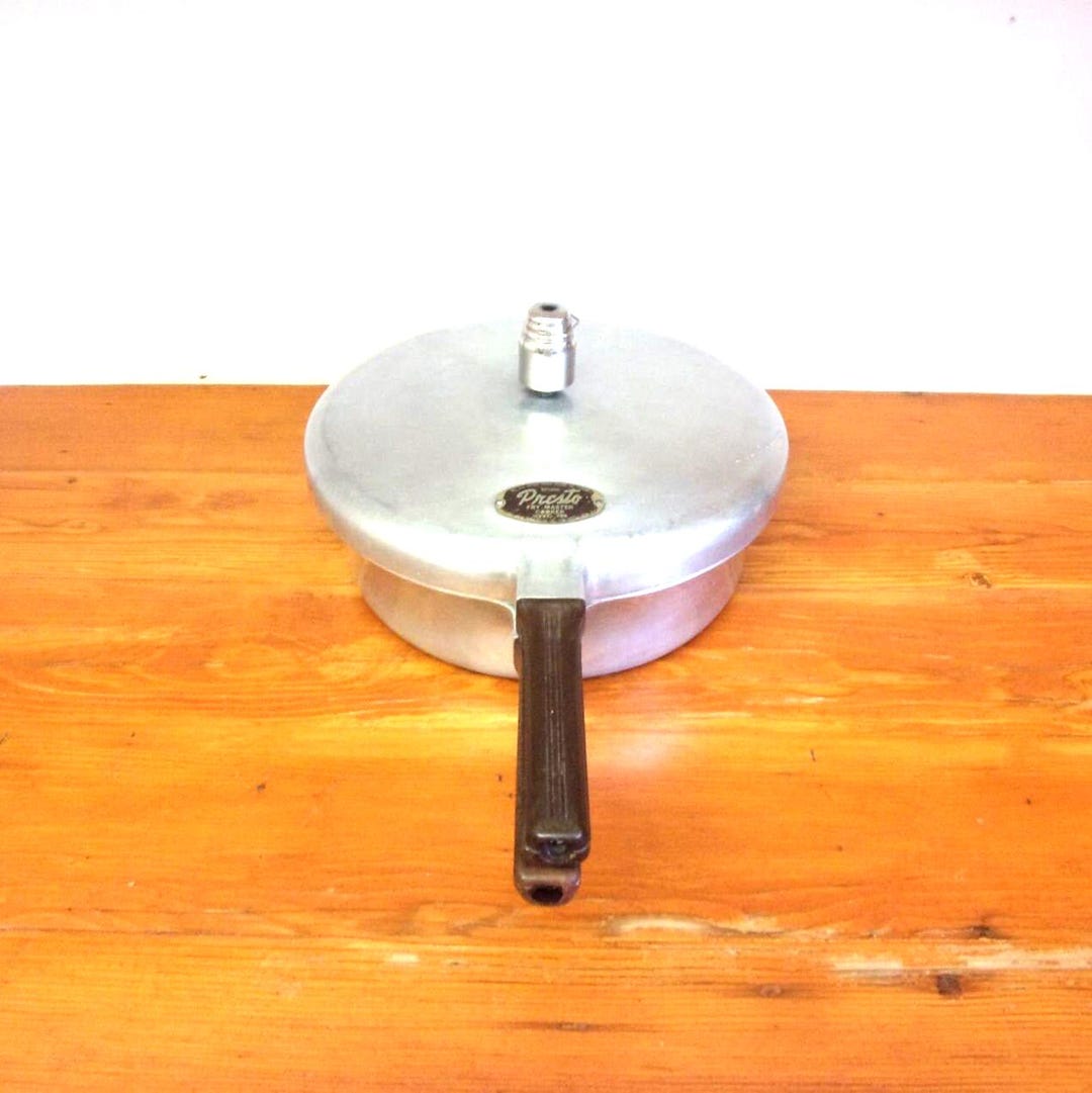 Vintage Presto Pressure Cooker Model 400
