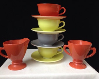 Hazel Atlas - Platonite - Ovide - Cups and Saucers - Cream & Sugar- Chartreuse Canyon Red, Cloud Grey - 10 Pieces