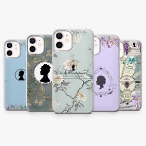 Könnte beinhalten: Fünf Smartphone-Hüllen mit verschiedenen Designs, darunter Blumenmuster, Silhouetten und der Text Lady Whistledown's Fashion Papers sowie Bridgerton. Die Hüllen zeigen hellblaue, salbeigrüne und lavendelfarbene Hintergründe mit detaillierten Illustrationen.