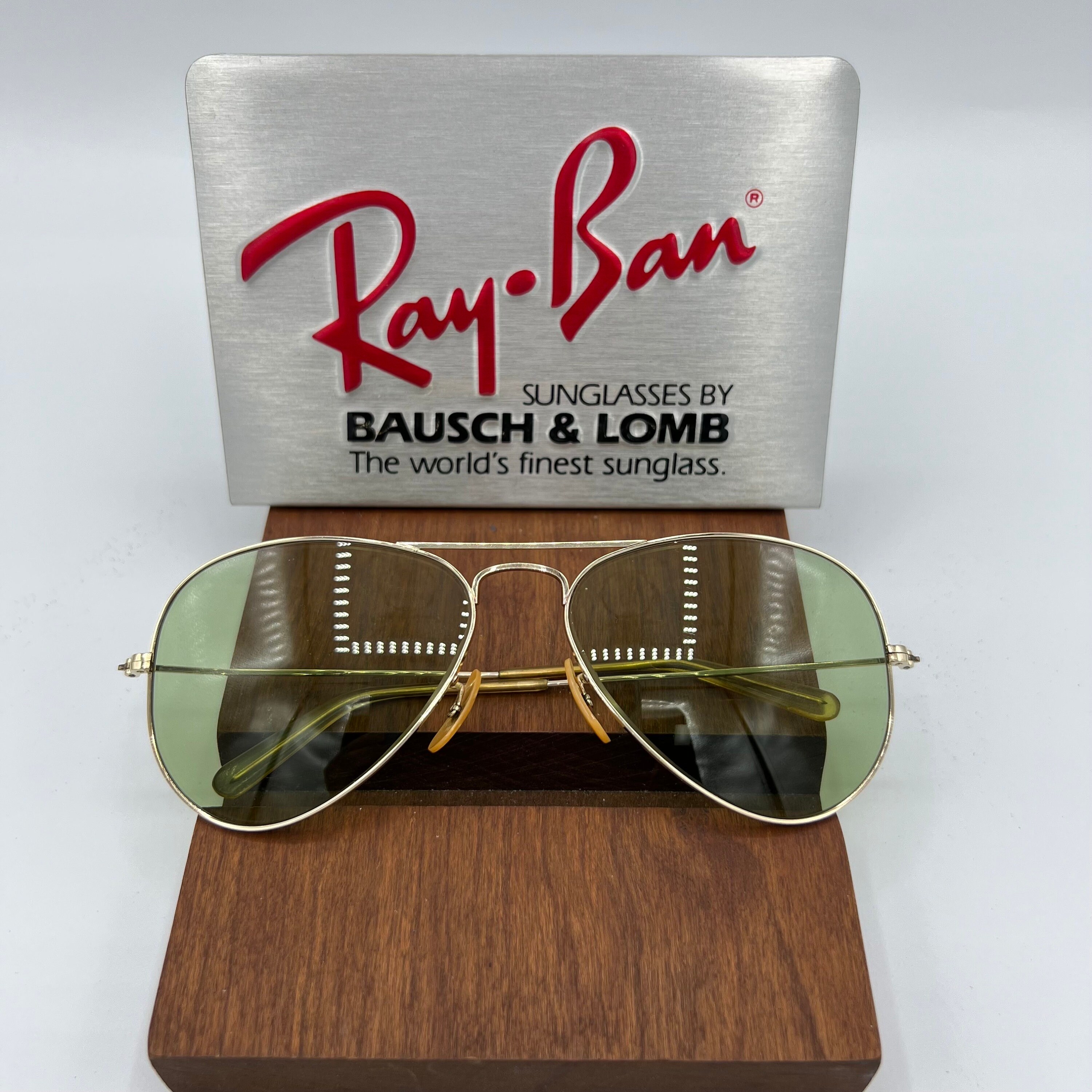 【BAUSCH＆LOMB Ray-Ban】ビンテージ アビエーター　ケース付 Vintage 1980's Bausch & Lomb Ray Ban Aviator Sunglasses w