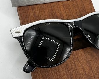 Gafas de sol vintage B&L Ray Ban Street Neat Wayfarer II G15 UV con rayas blancas y negras