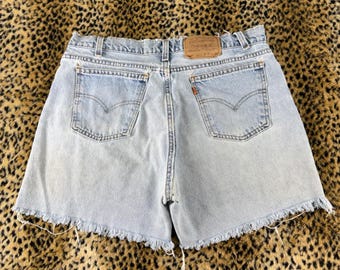 Levi's 560 Orange Tab Vintage Light Wash Denim Cutoff Shorts Damen 36