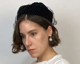 Vintage 60s Classic VELVET COCKTAIL Hat with Netting & BOW