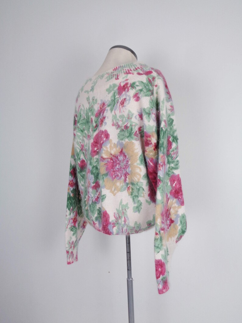Vtg 80s FLORAL SILK /& ANGORA Sweater Medium