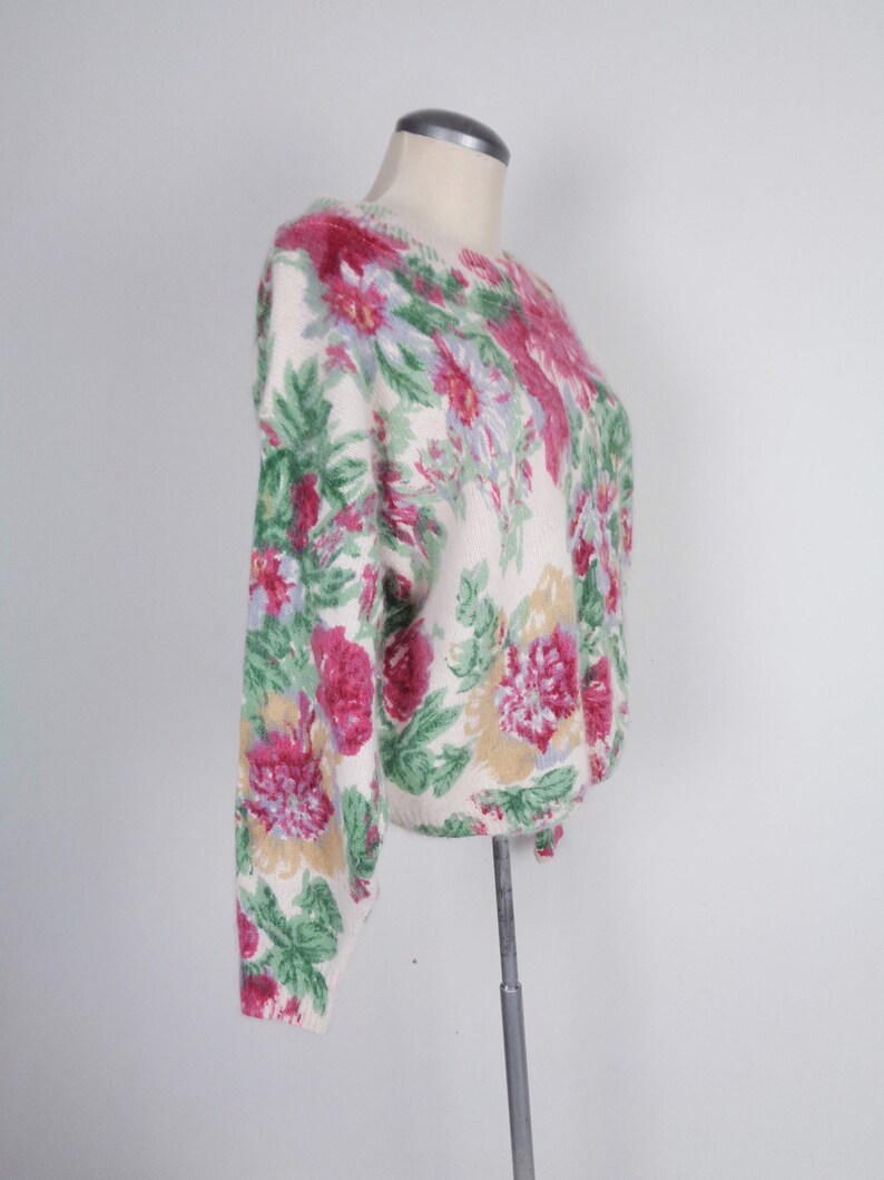 Vtg 80s FLORAL SILK /& ANGORA Sweater Medium