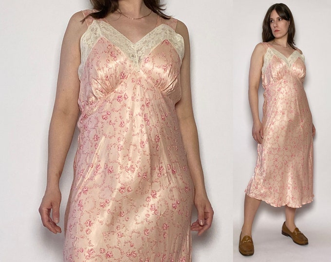 Vintage 1940s Green Cotton Voile Lace Trim Dress | XS/S