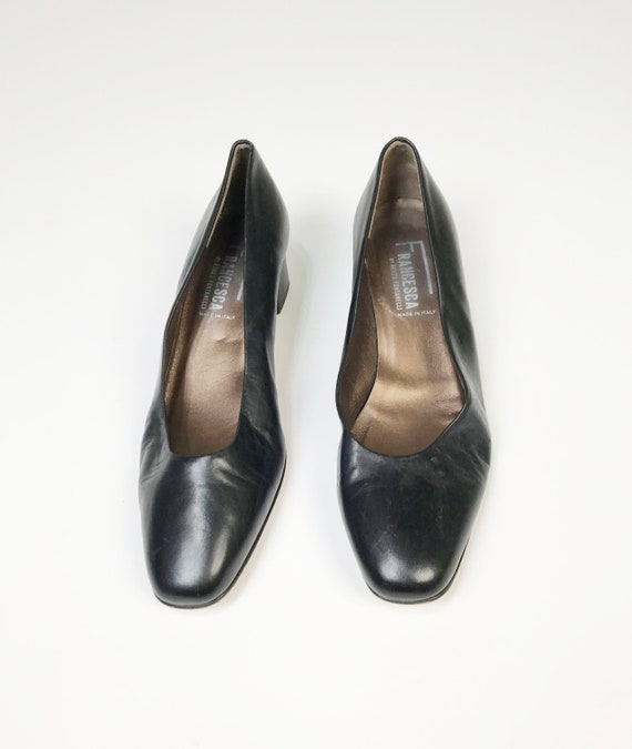 Vtg 90s MINIMAL Black LEATHER Low Heel Shoes! 10 - image 2