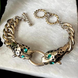90s Double Leopard Head Gold Chain Link Vintage Bracelet – Green Gem Eyes - Retro fashion forward - jaguar jewelry, jungle bracelet