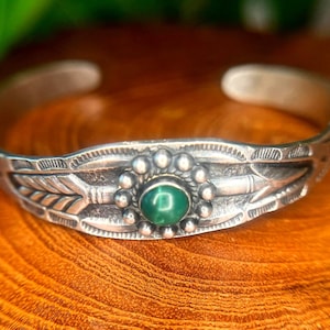 VTG Fred Harvey Era Sterling Silver Cuff Bracelet, Hand Stamped Through Arrow, Green Turquoise Stone, Unmarked but Tested Sterling, unisex