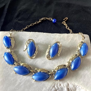 VTG Blue Moonglow Lucite Necklace & Clip-on Silver Earrings Set – Vintage Unique 1950s Costume Jewelry, Mid-Century Glam, vintage plastic